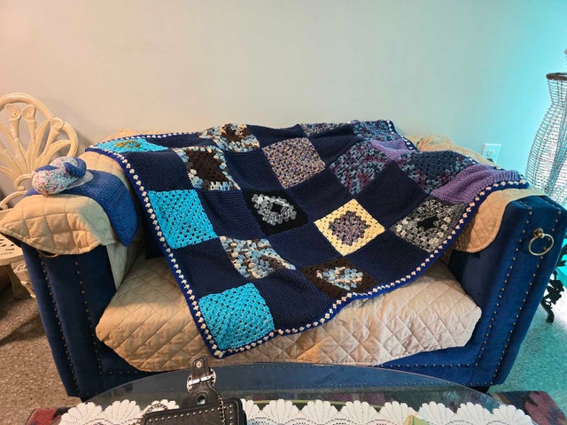Afghan in a quilt design - photo 4