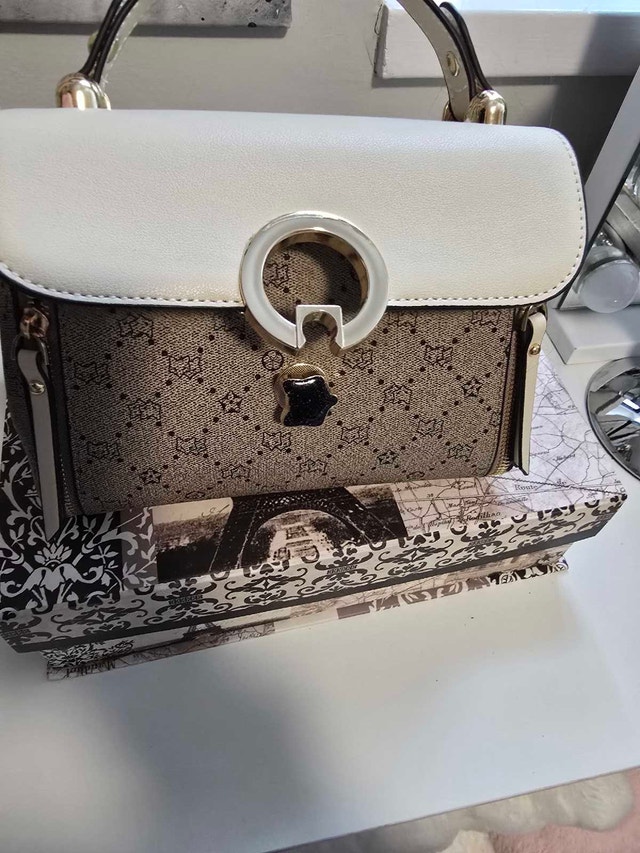 NEW Fox Lover brand small crossbody handbag. - photo 2