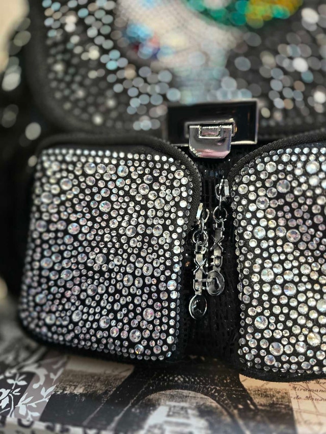 NEW Bling Handbag/Crossbody/Backpack - photo 2