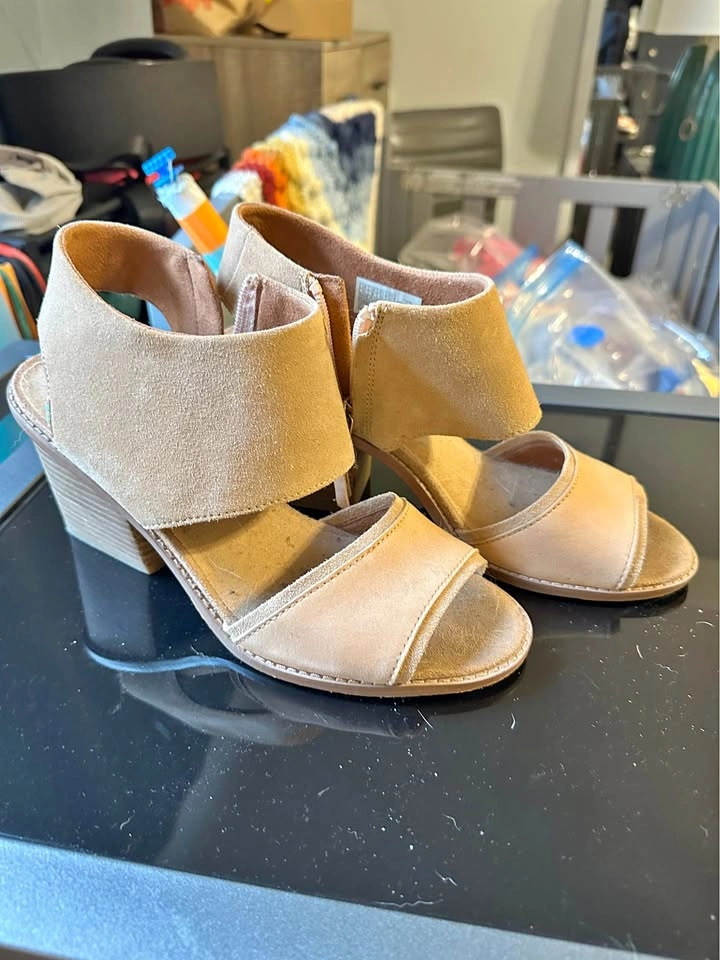 Women's Tom's Heeled Sandals - Size 10