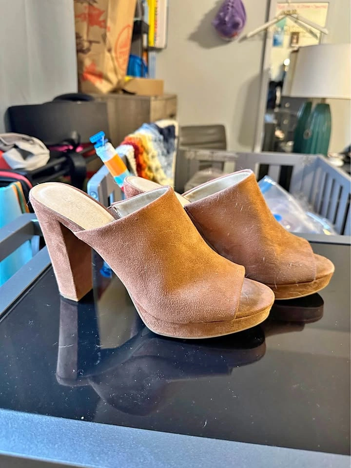 Women's Chinese Laundry Peep Toe Sandals