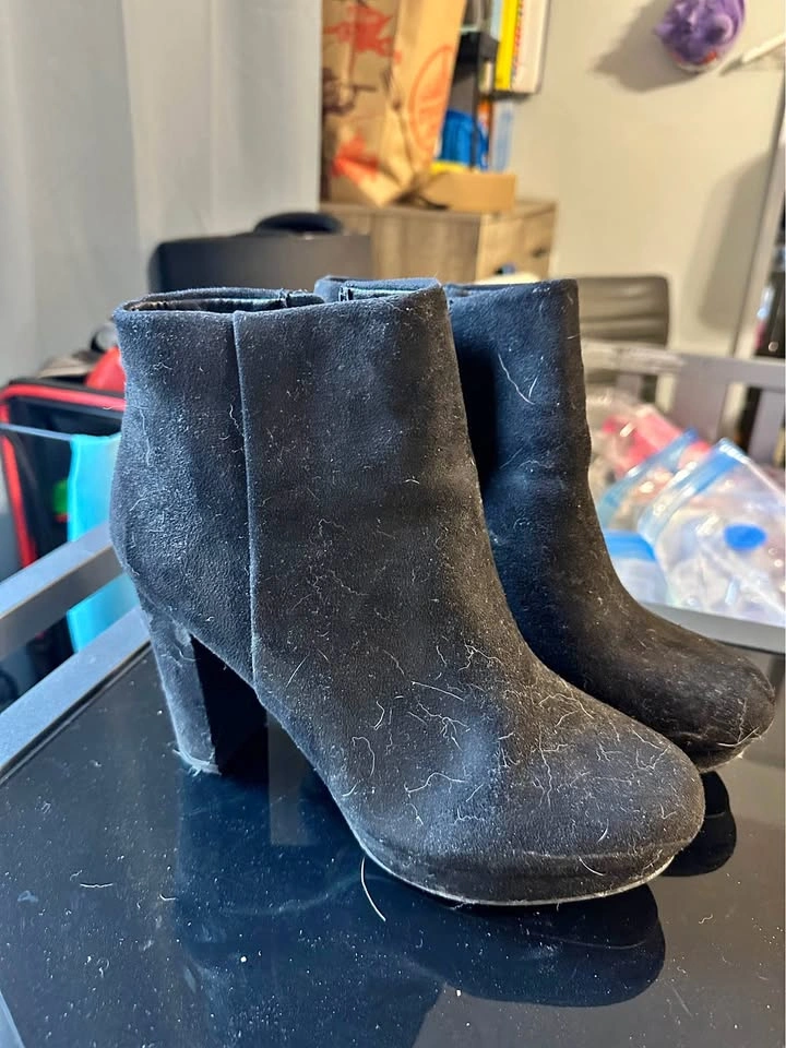 Dreampairs Women’s Boots - Size 10