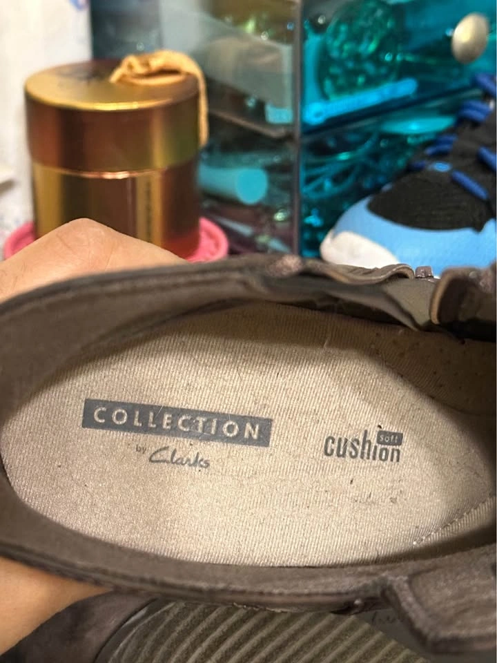 Women’s Clark’s boots - size 10 - photo 3