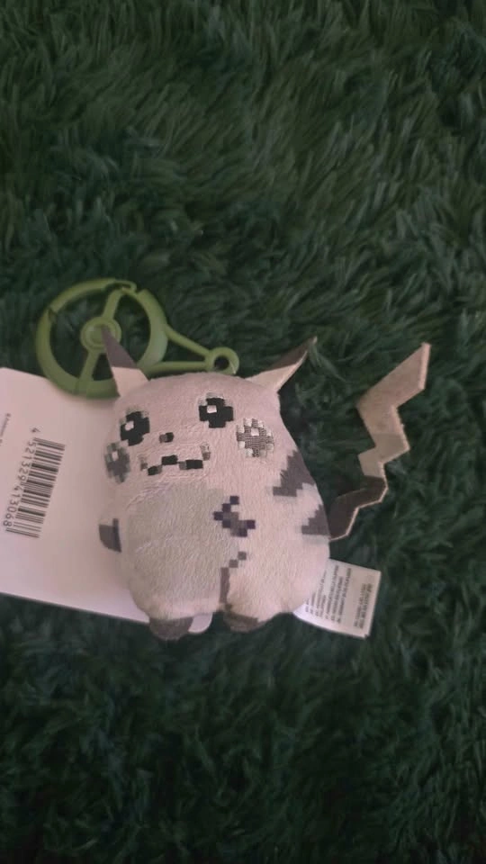 Pikachu 30th Anniversary Mascot Plush - photo 4