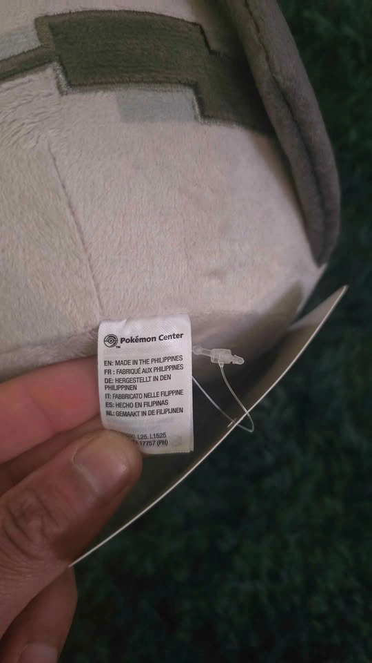 Pokemon Red & Green The Beginning Pikachu Plush 30th Anniversary - photo 4