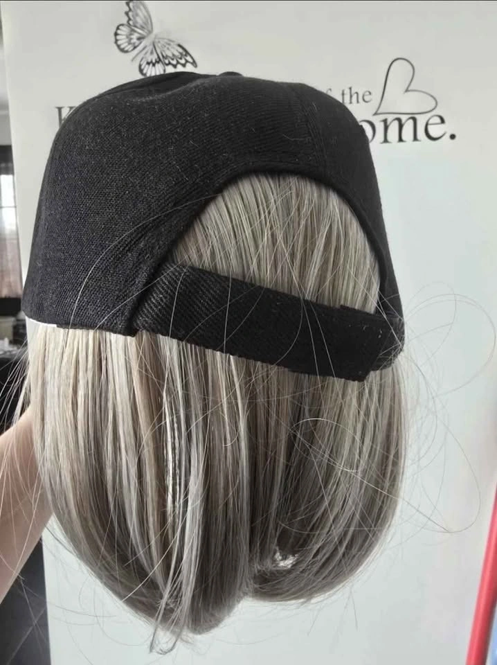 Cap with hairs - photo 2