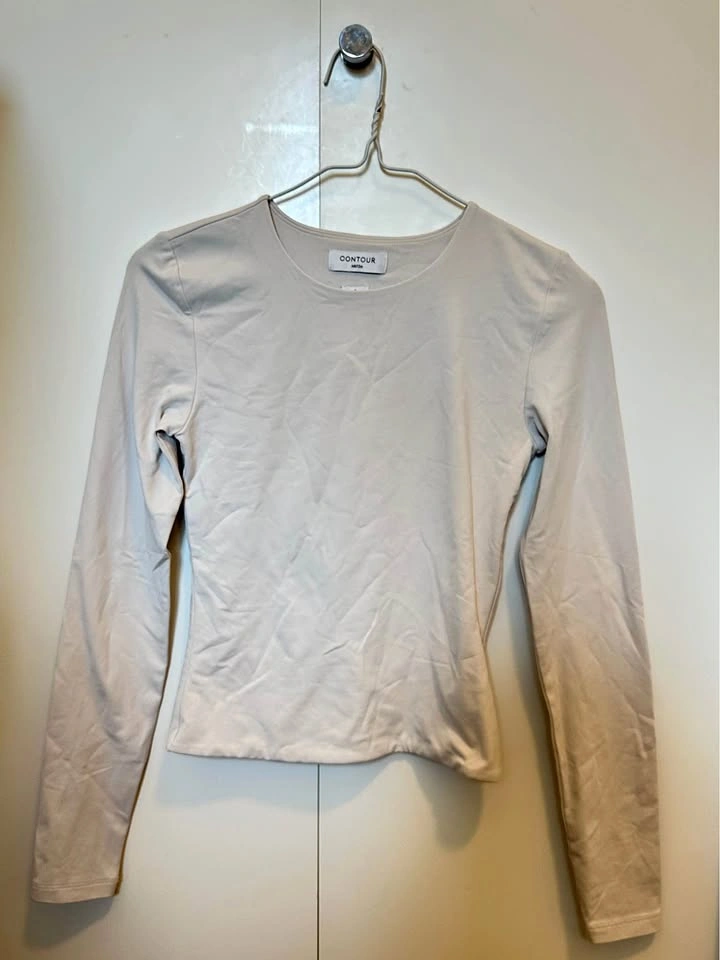 Aritzia Contour Long Sleeve