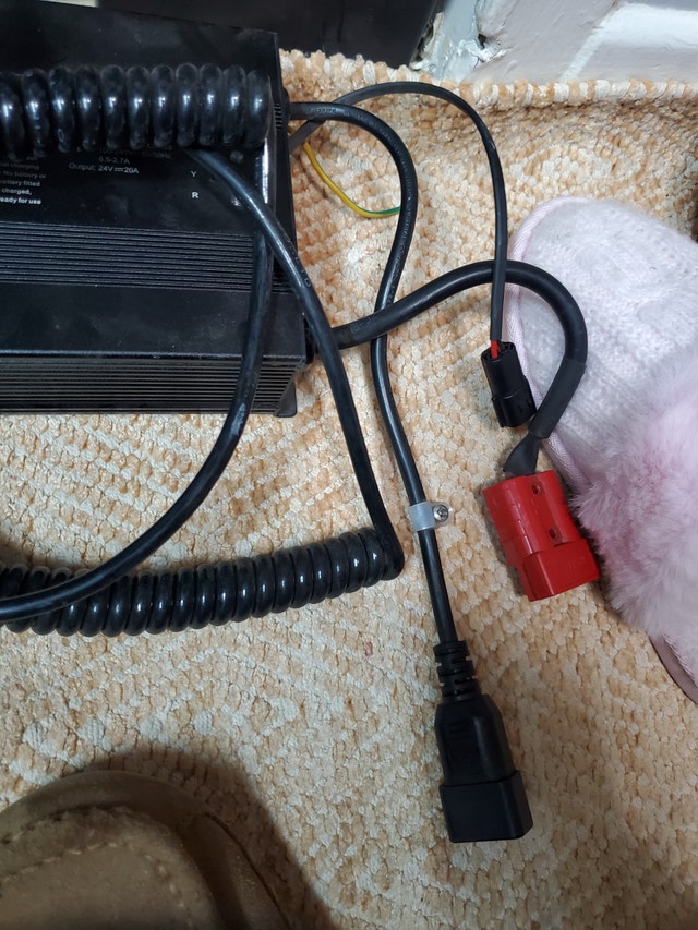24 volt Trickle Charger - photo 5
