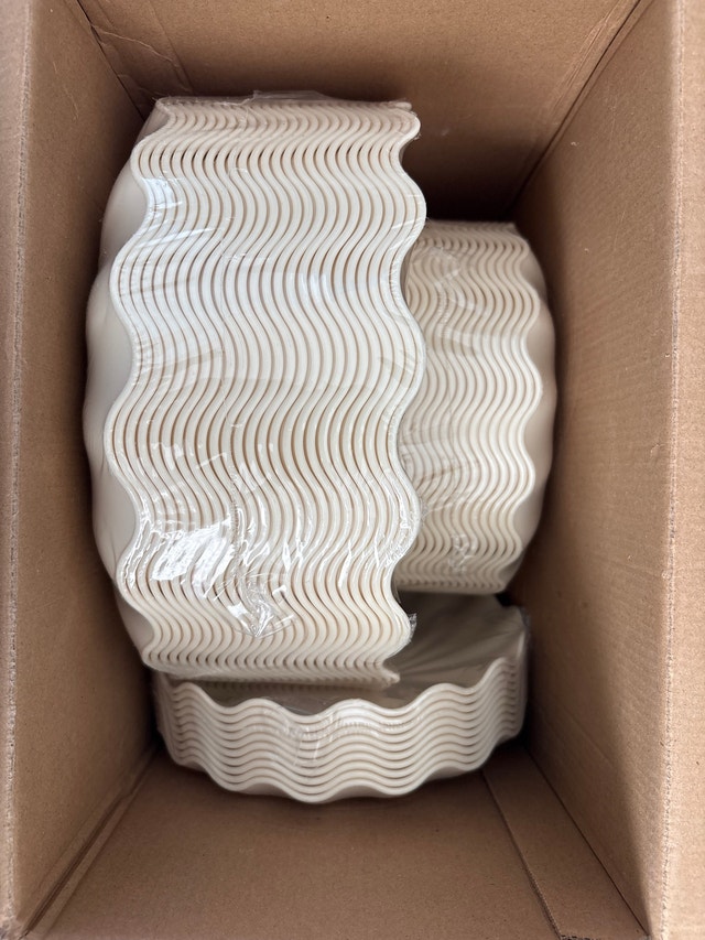 LIYH 50 Pcs Beige Plastic Plates Reusable Dinner - photo 2