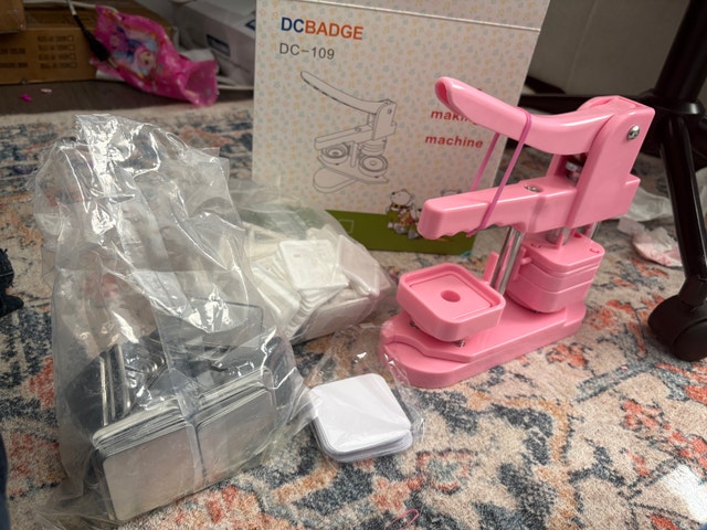 Photo Magnet Making Machine, Button Press Machine for 2 Inches - photo 2