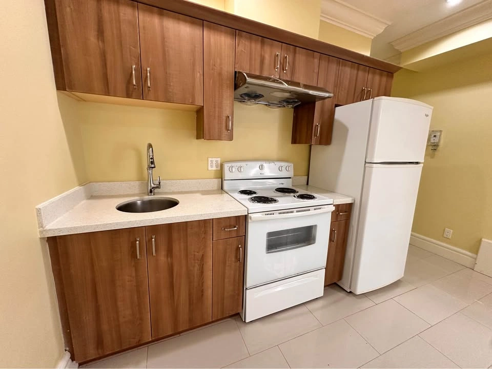 1 Bed 1 Bath - House - photo 2