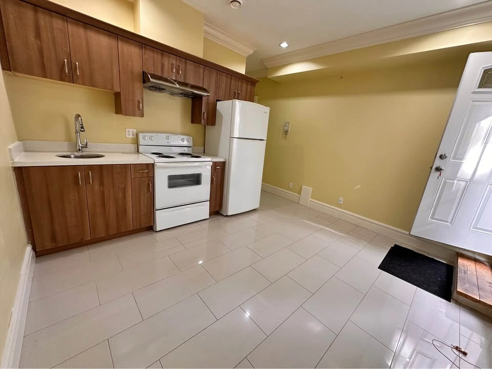 1 Bed 1 Bath - House - photo 4