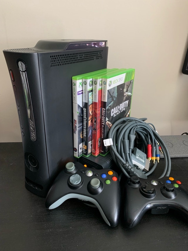 Xbox 360 with 2 Controllers and Games