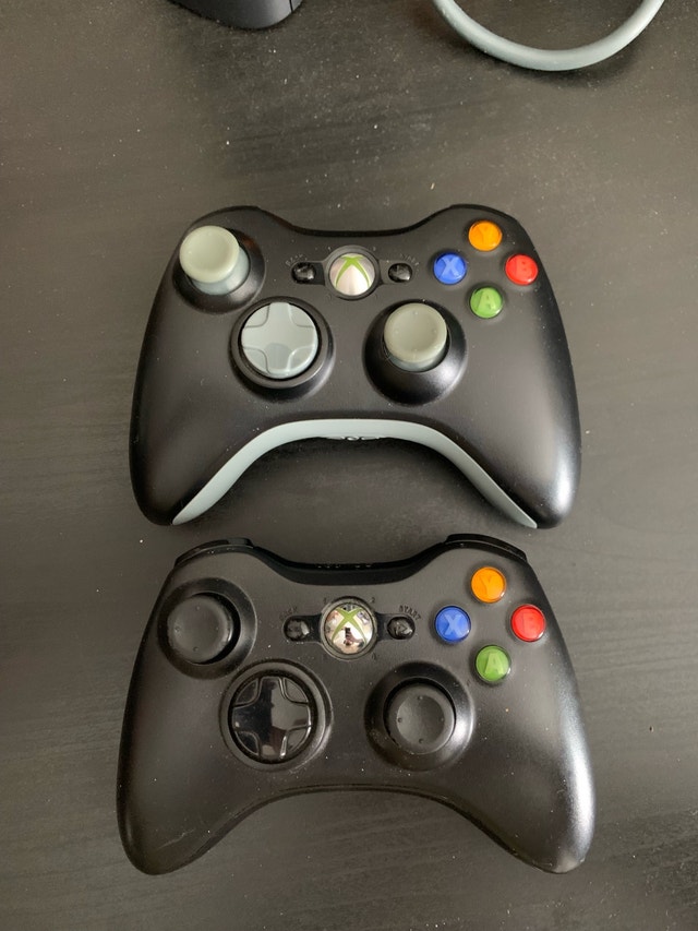 Xbox 360 with 2 Controllers and Games - photo 2