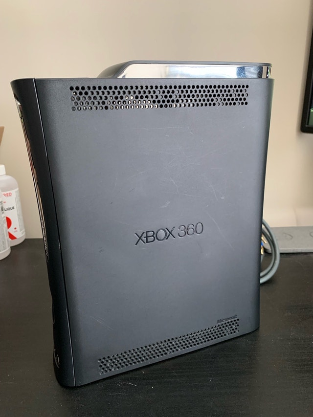 Xbox 360 with 2 Controllers and Games - photo 4