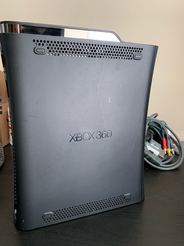Xbox 360 with 2 Controllers and Games - photo 5