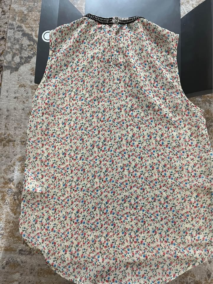 Top- size small - photo 4