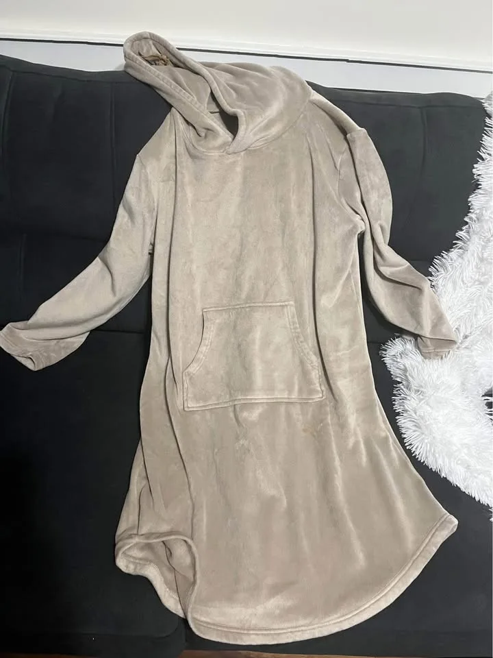 Hooded lounger dress image indicator(6)