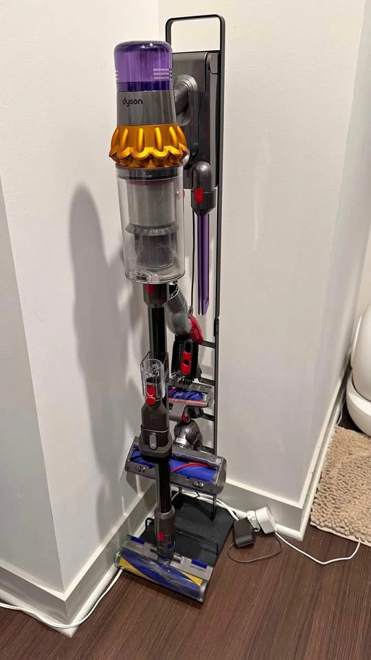 Dyson V15 Detect Vacuum - Used Like New