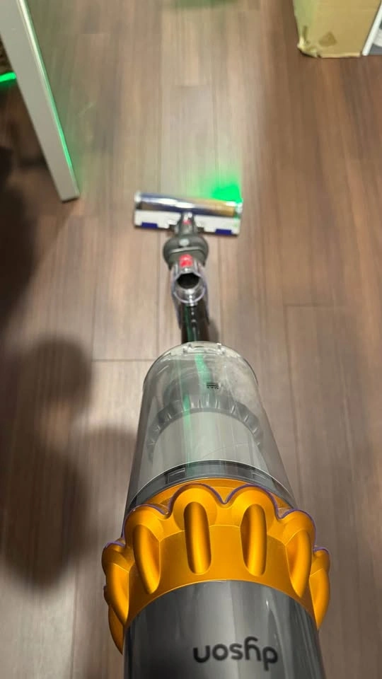 Dyson V15 Detect Vacuum - Used Like New - photo 2