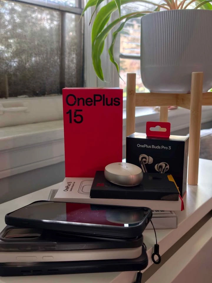 OnePlus 15 512GB Sand Storm + Buds Pro 3 Lunar Radiance + Acc - photo 3
