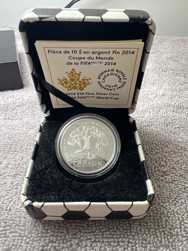 2014 FIFA Soccer Silver Coin - photo 3