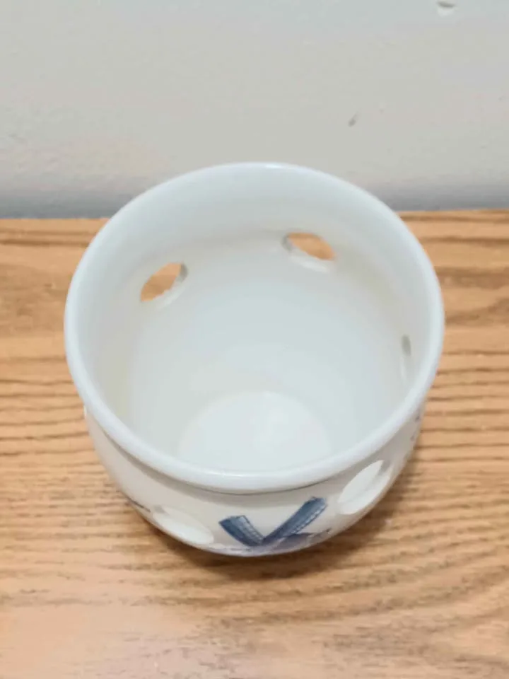 Vtg Hand Painted Delft Pot image indicator(4)