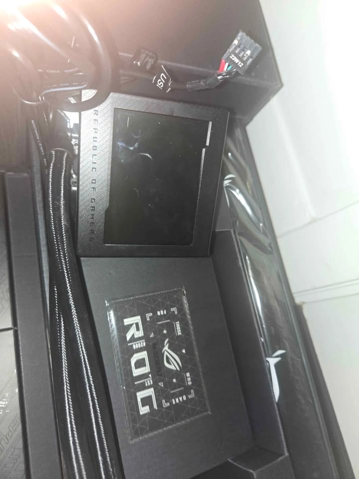 Brand new ROG Ryujin 3 Extreme AIO Cooler - photo 3