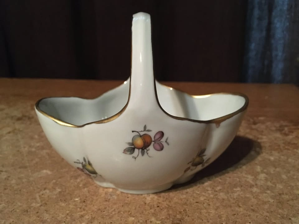 LIMOGES PORCELAIN BASKET FRUITS GOLD TRIM - photo 2