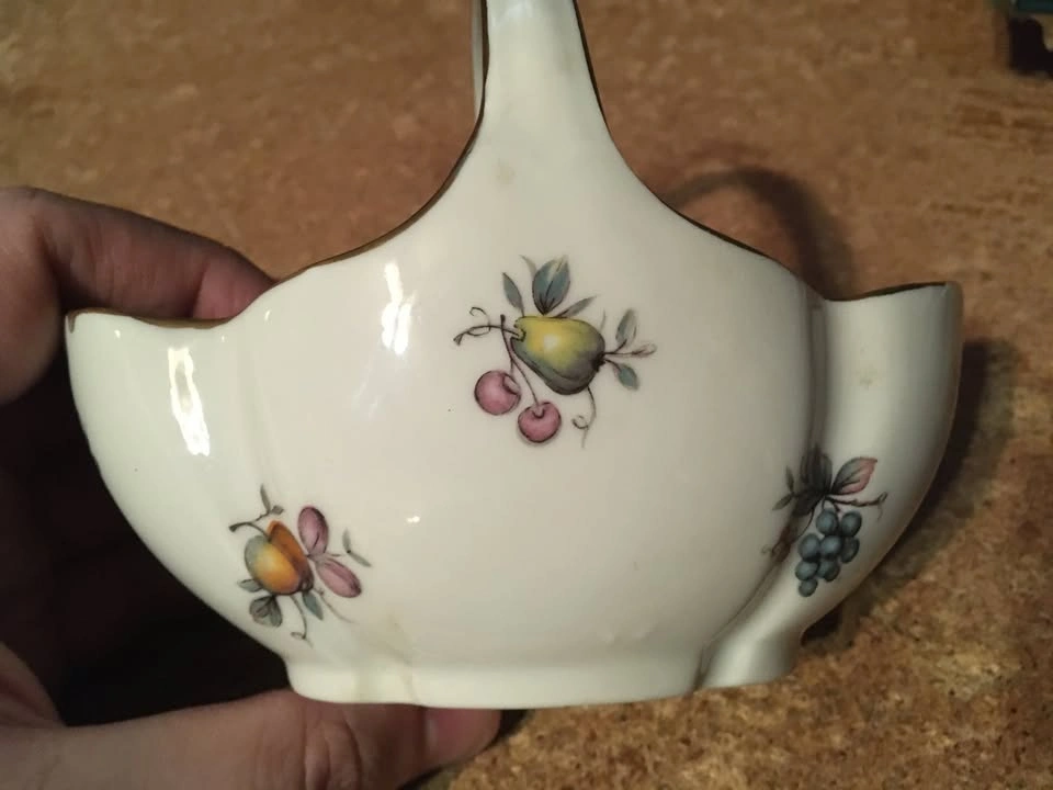 LIMOGES PORCELAIN BASKET FRUITS GOLD TRIM - photo 4