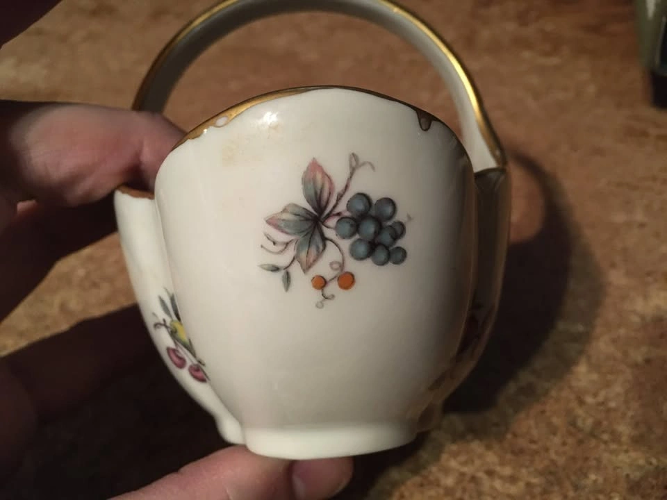 LIMOGES PORCELAIN BASKET FRUITS GOLD TRIM - photo 5
