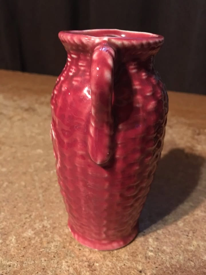 VINTAGE MCCOY USA VASE BASKETWEAVE TEXTURE RED FLORAL WITH HANDL - photo 2