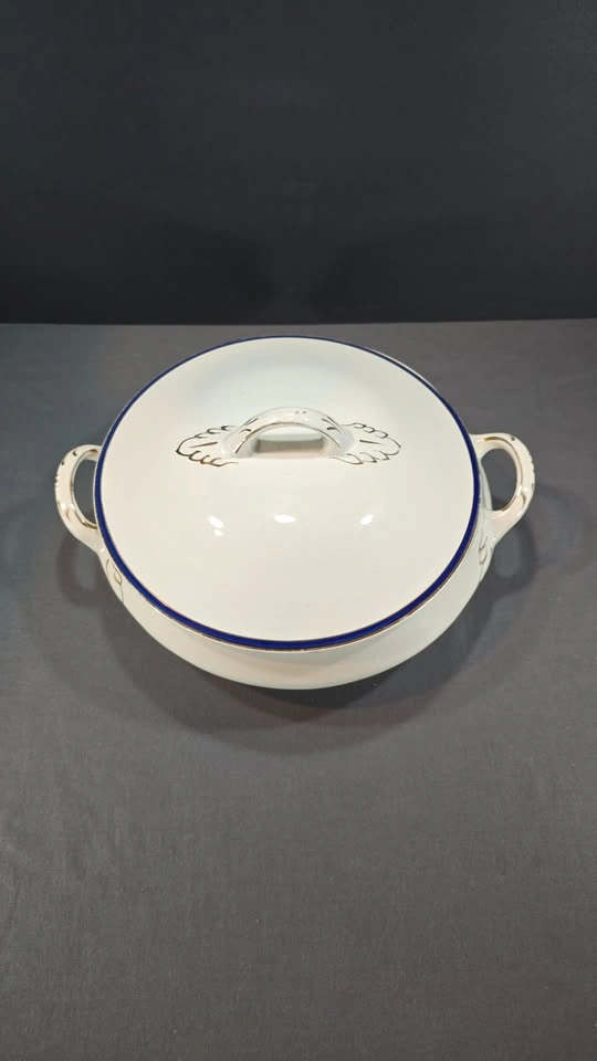 White Enamel Tureen with Blue Rim by Swinnertons Ltd - photo 2