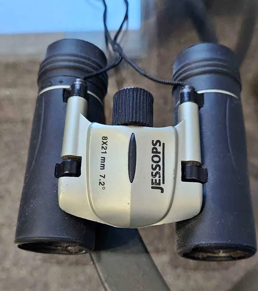 Binoculars thumbnail