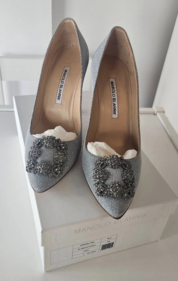 Manolo Blahnik Hangisi
