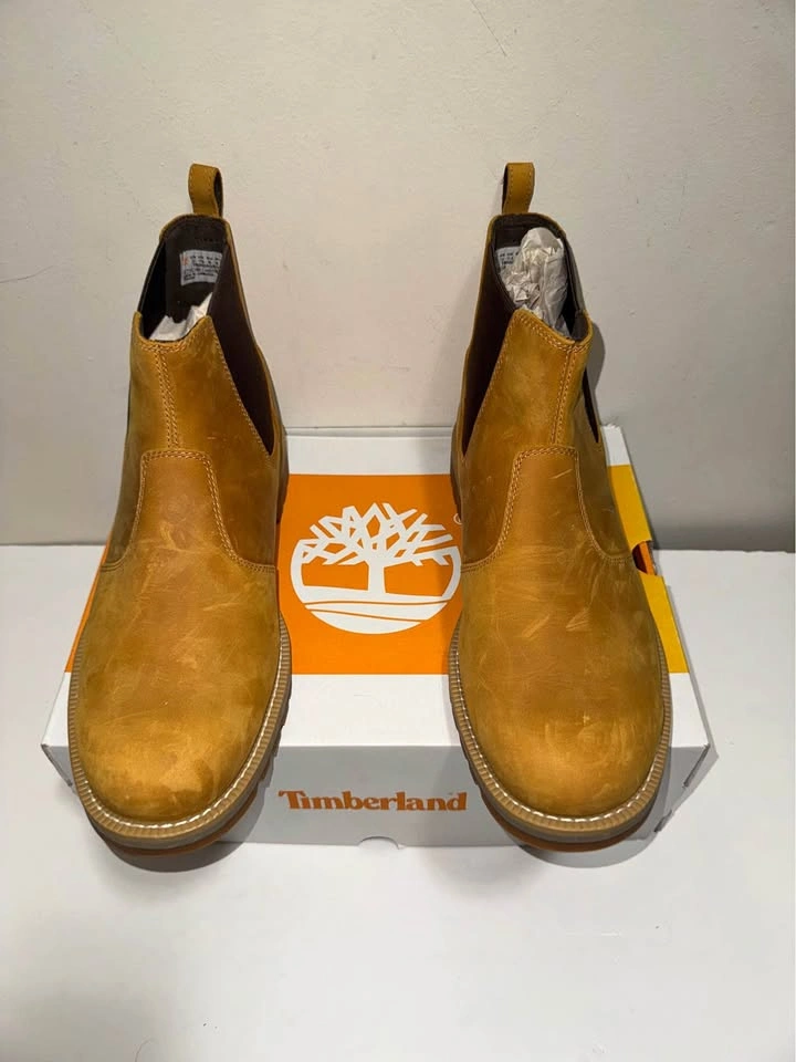 Timberland Men Leather Chelsea Boots. Size 12 US. Firm price.