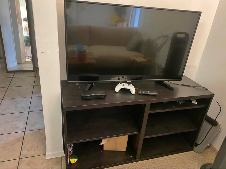Tv stand/storage