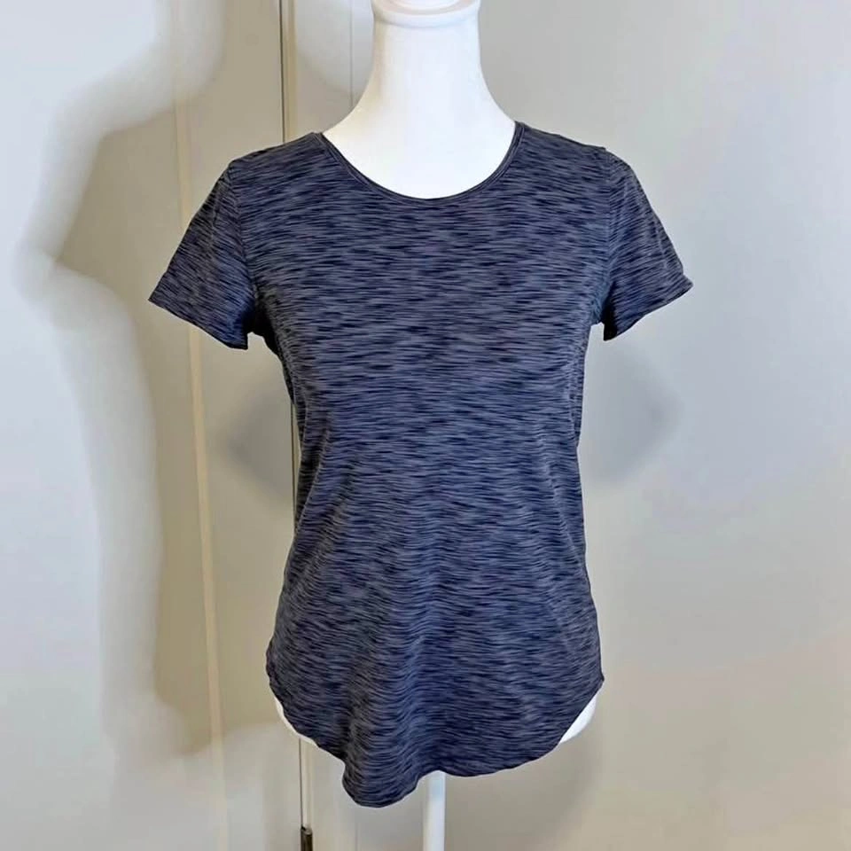 LULULEMON Women’s T-Shirt Heather Grey - Size 4
