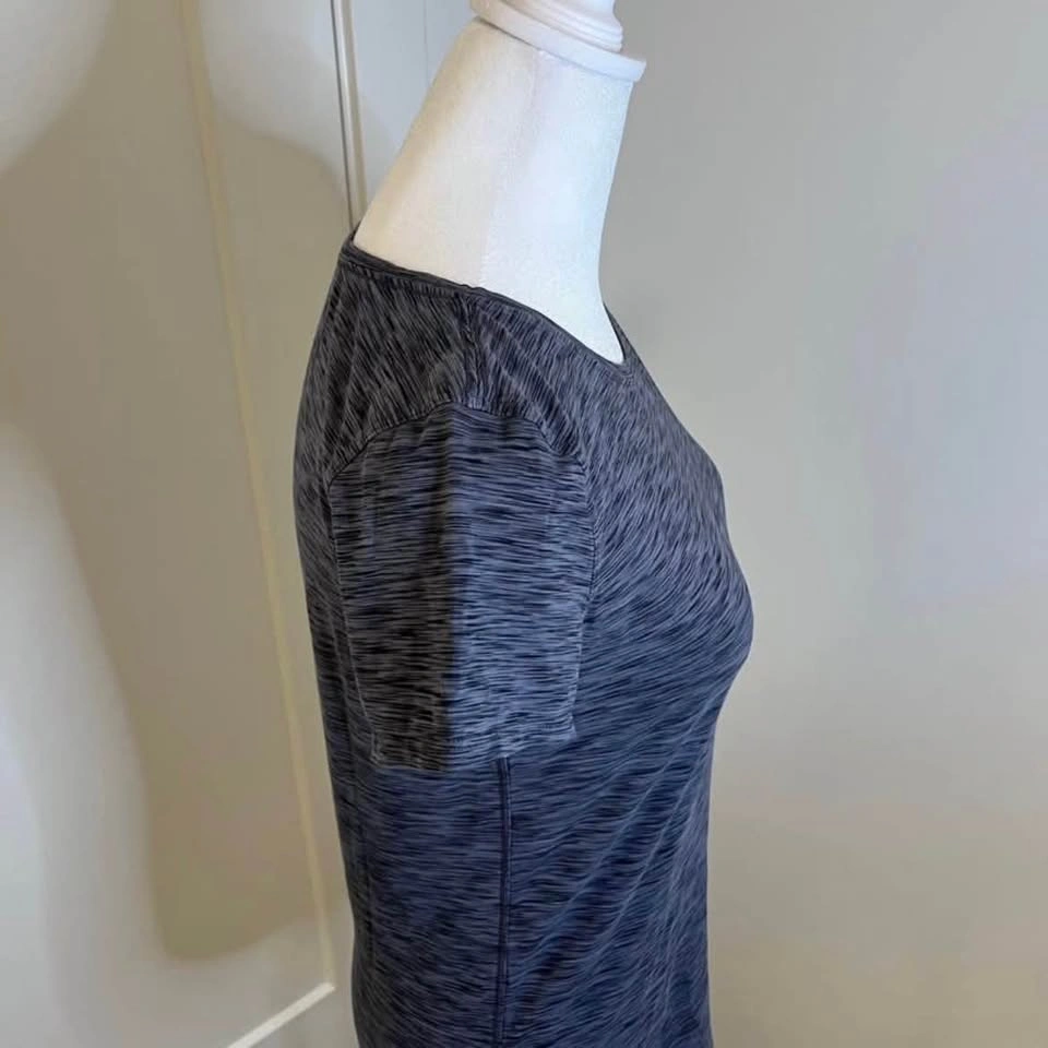 LULULEMON Women’s T-Shirt Heather Grey - Size 4 - photo 4