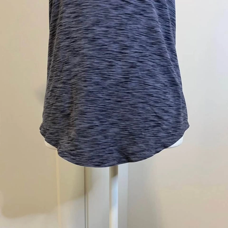 LULULEMON Women’s T-Shirt Heather Grey - Size 4 - photo 5