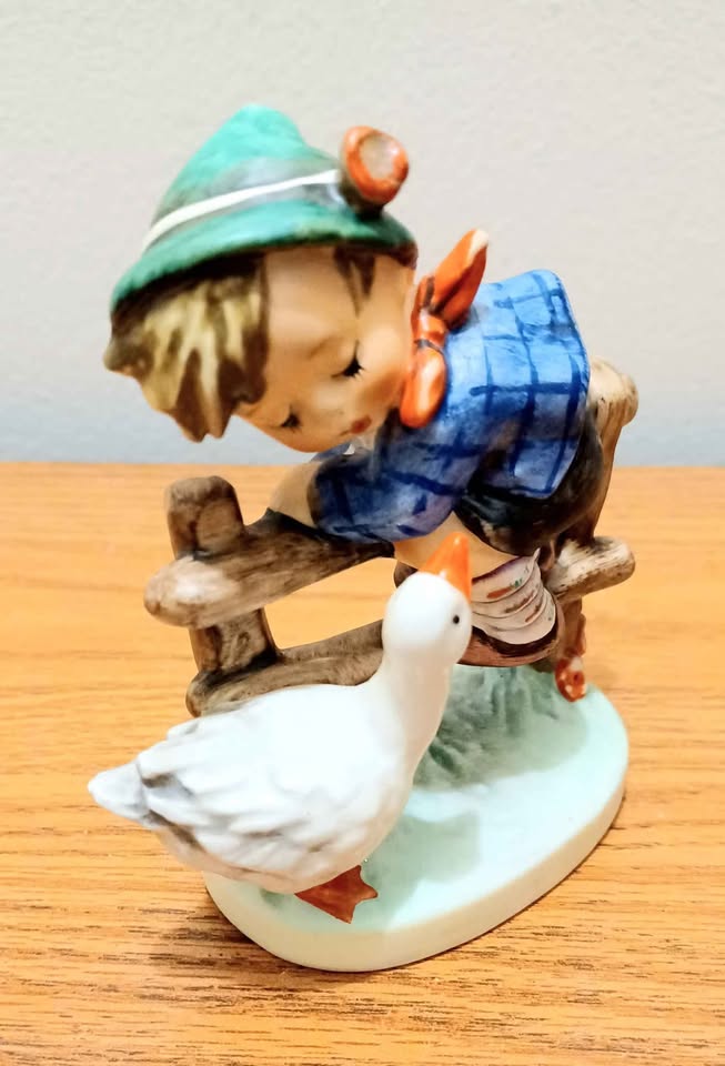 Vtg W. German Hand Crafted Hummel Figurine Barnyard Hero - photo 4