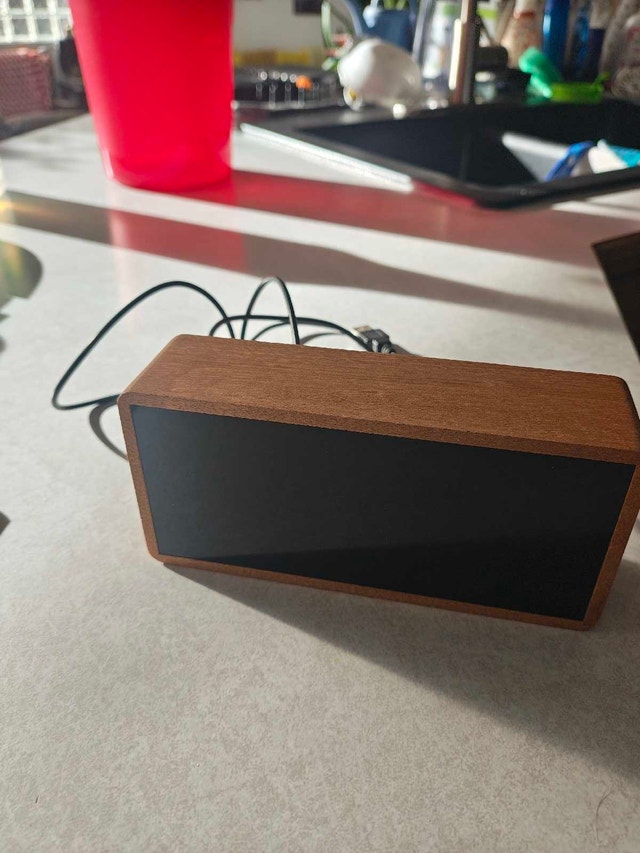 Small digital clock for sale. - photo 2