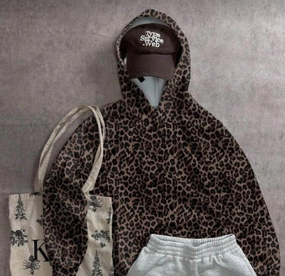 Clothes and tote bag - photo 3