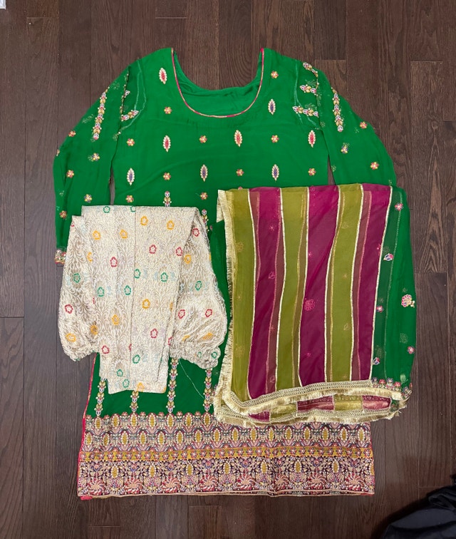 Crinkle Chiffon 3 Piece Stitched Pakistani Suit