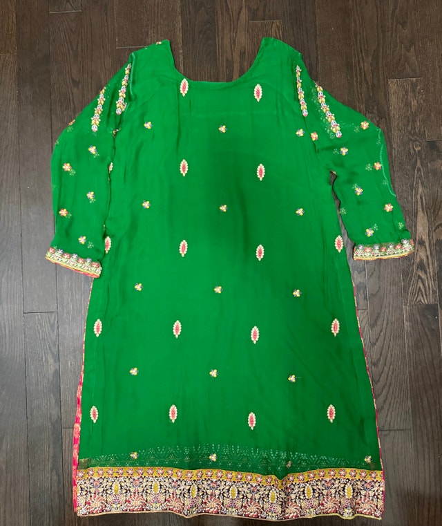 Crinkle Chiffon 3 Piece Stitched Pakistani Suit - photo 3