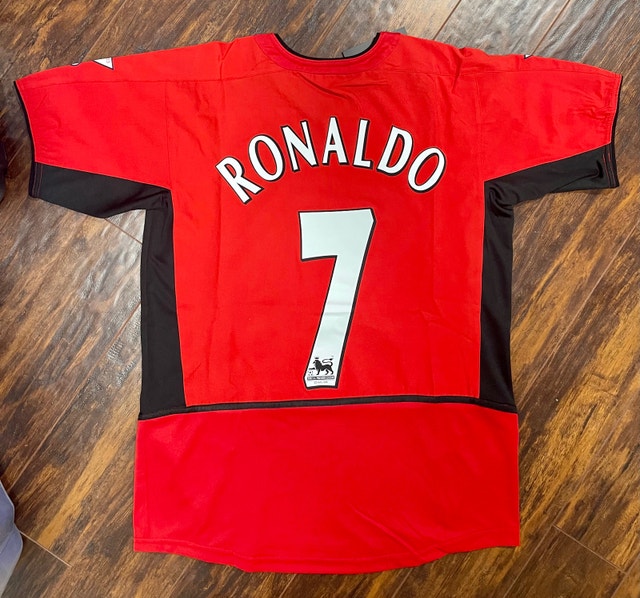 Manchester United Retro Ronaldo EPL Soccer Jersey - photo 2