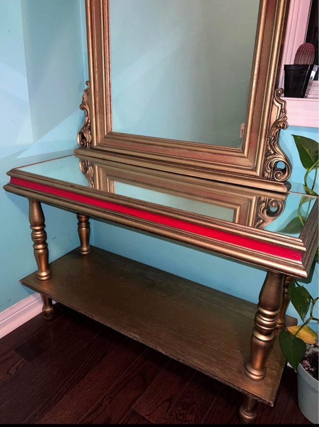 Vintage Rare Find Vanity - Beautiful & Elegant - photo 2