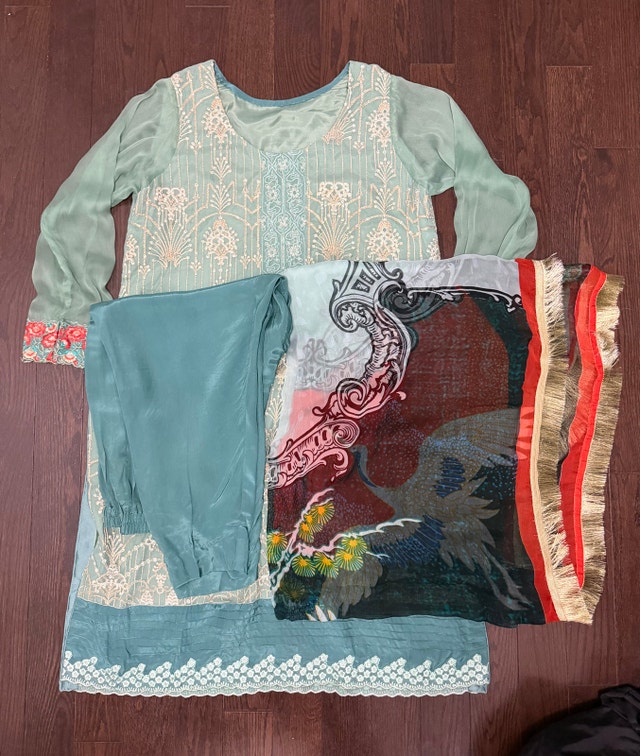 Embroidered Chiffon Suit 3 Piece New Pakistani
