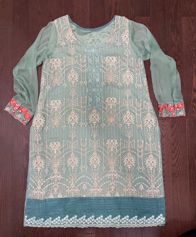 Embroidered Chiffon Suit 3 Piece New Pakistani - photo 2