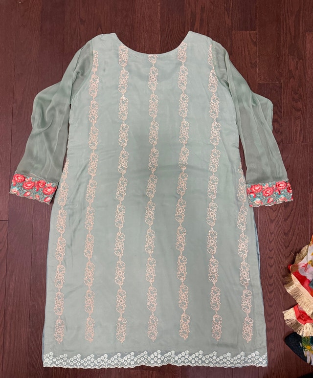 Embroidered Chiffon Suit 3 Piece New Pakistani - photo 3